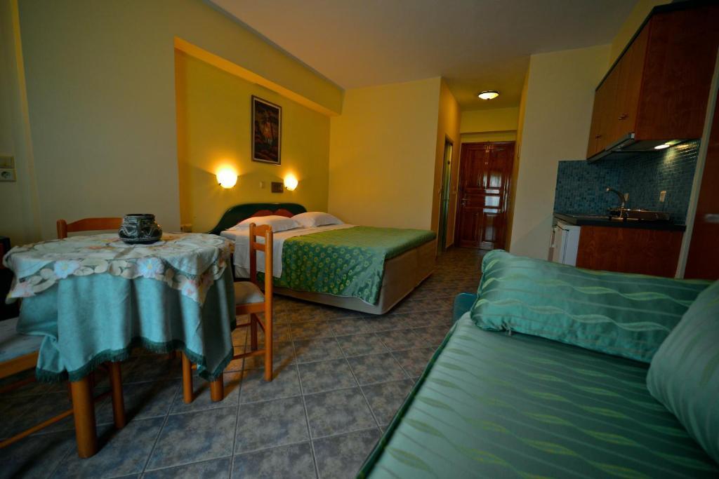 Hotel Odeon Vasilikí Room photo