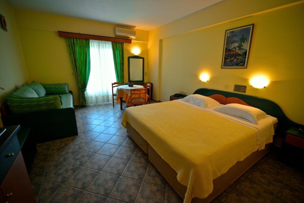 Hotel Odeon Vasilikí Room photo