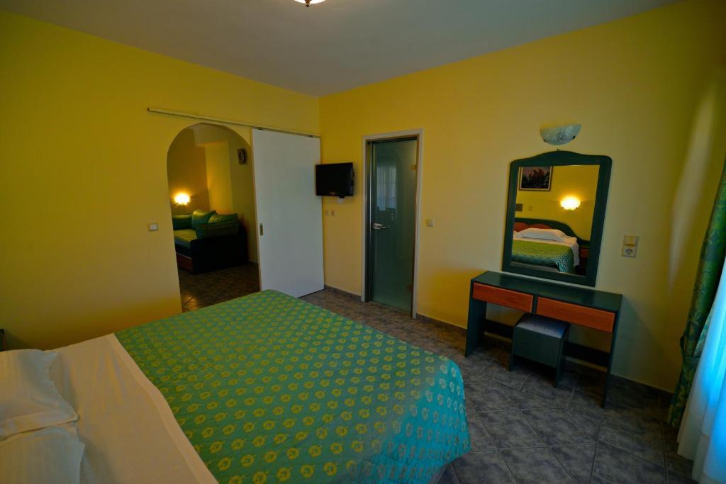 Hotel Odeon Vasilikí Room photo