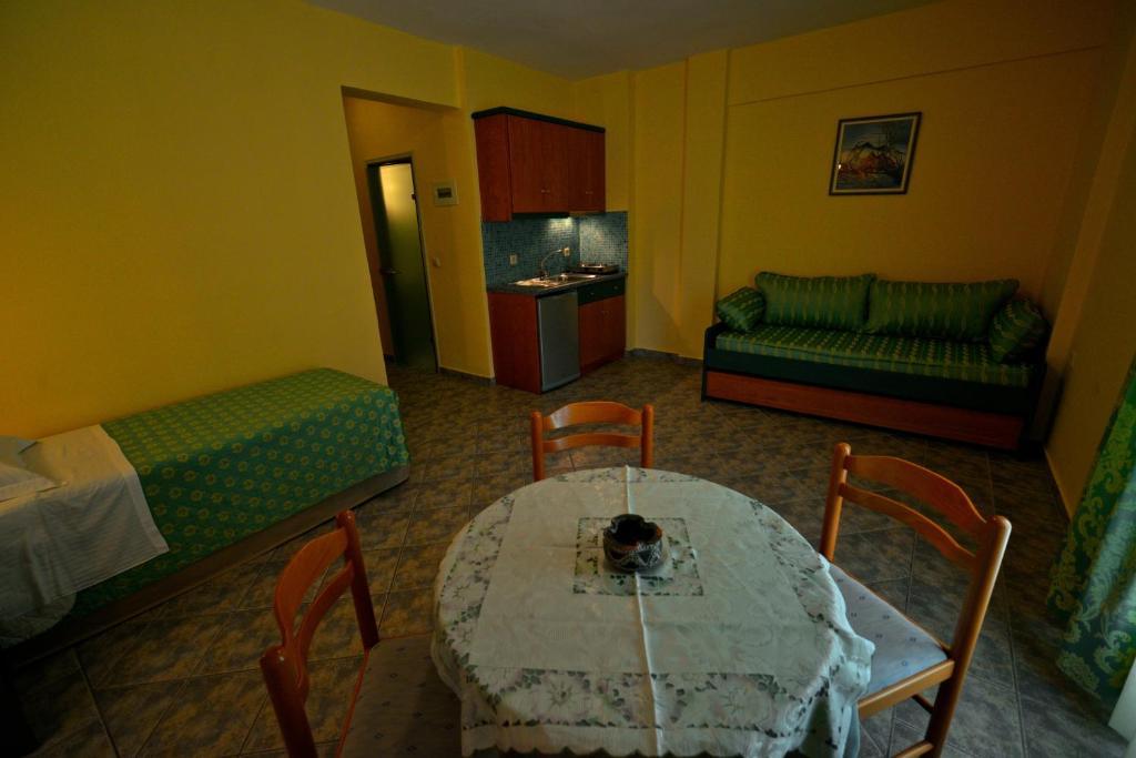 Hotel Odeon Vasilikí Room photo