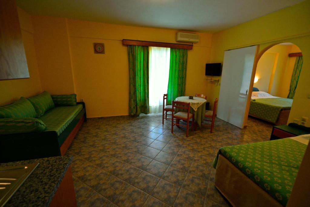Hotel Odeon Vasilikí Room photo